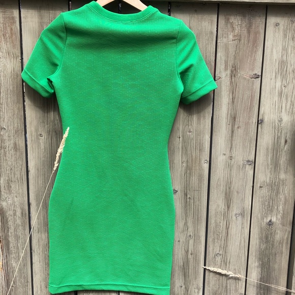 ☀️H & M green bodycon ! - Picture 2 of 8